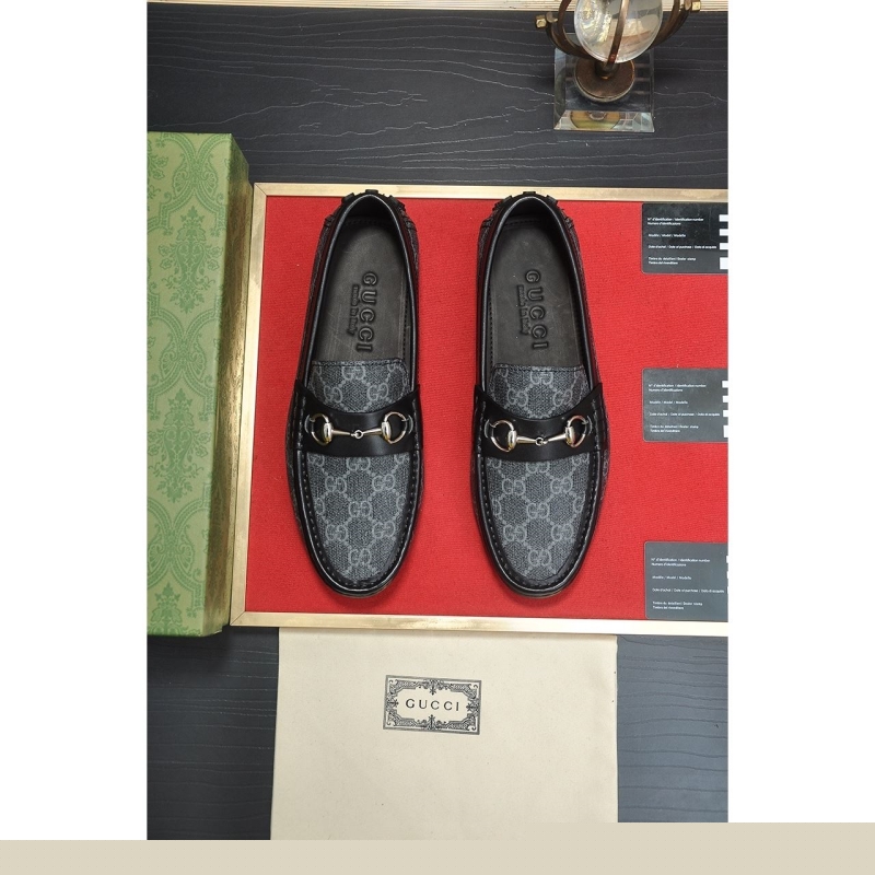 G*u*i leather shoes